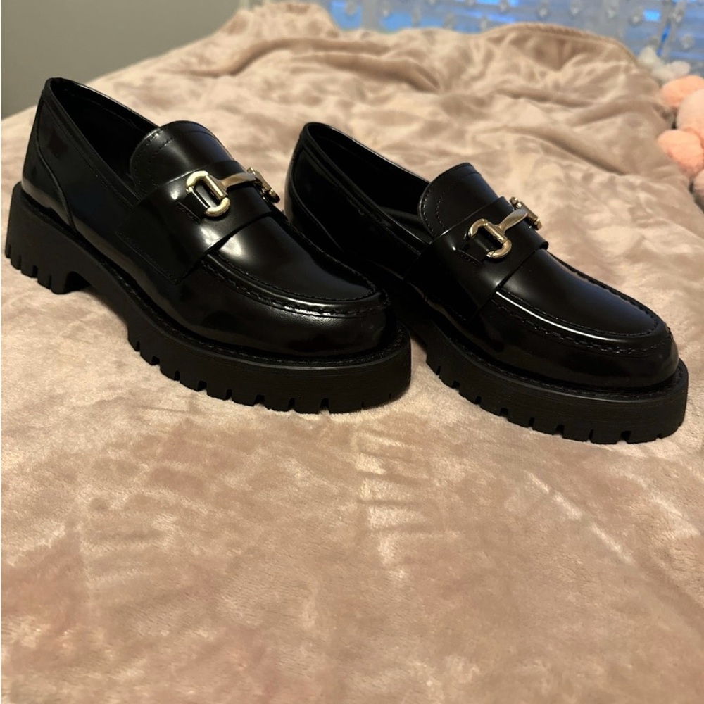 Brand new never worn. Steve Madden Lando Loafers